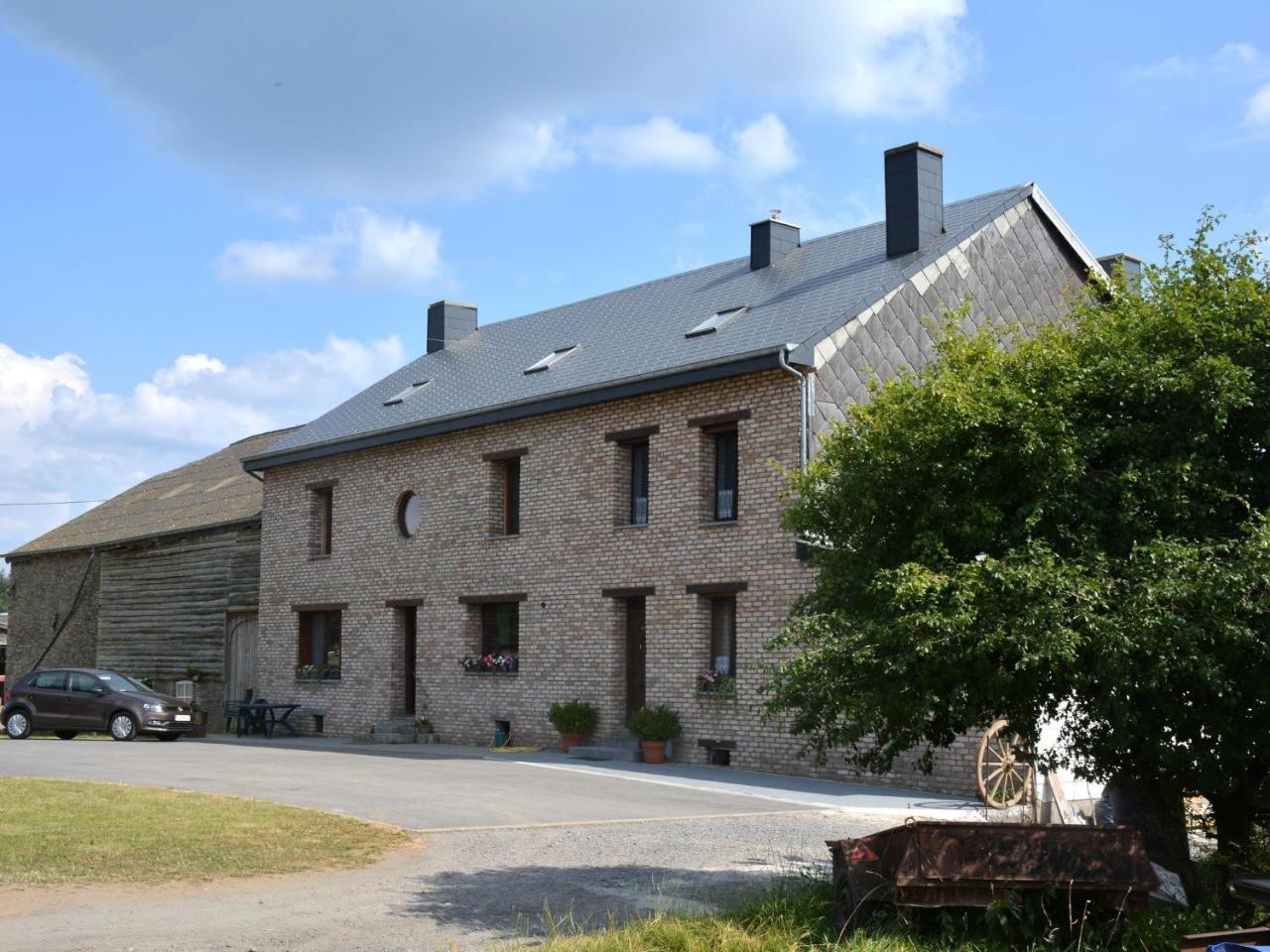Comfy Farmhouse With Terrace Garden Courtyard Barbecue Βίλα Gedinne Εξωτερικό φωτογραφία